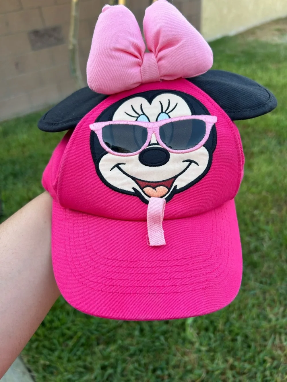 Disneyland resort Pink Minnie Mouse Kids Hat with Bow and Sunglasses